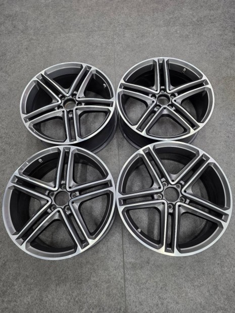 Elad gyri Mercedes CLS 53 AMG felni