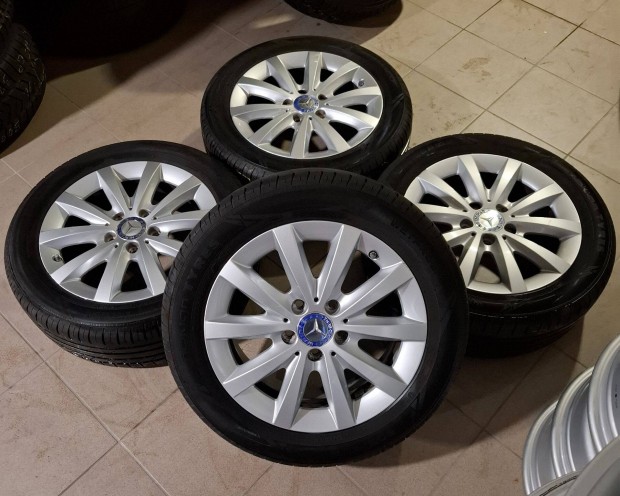 Eladó gyári Mercedes W246 16" alufelni szett, jó nyári gumikkal