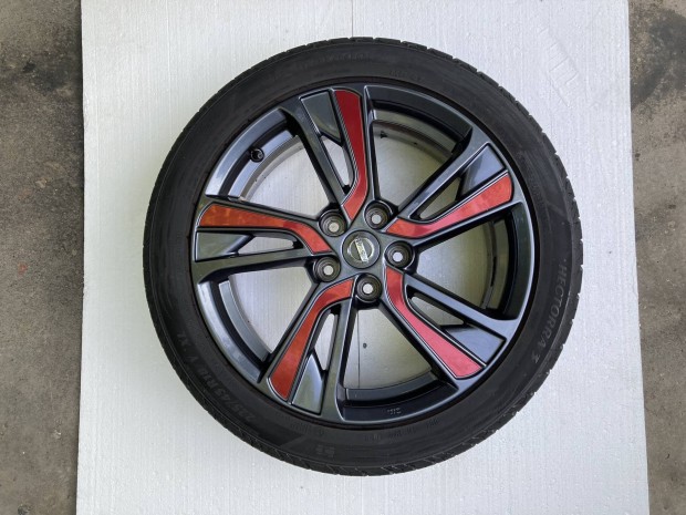 Eladó gyári Nissan Juke alufelni R18 225/45 nyári gumival