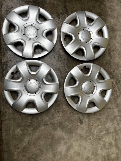 Elad� gy�ri Skoda 15 d�szt�rcsa garnit�ra