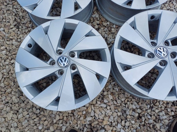 Eladó gyári alufelni garnitúra Vw-Golf 8,-6,5Jx17-ET-46-5x112