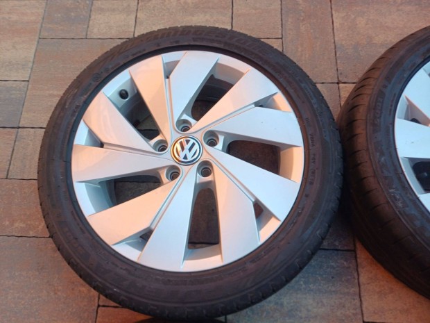 Eladó gyári alufelni garnitúra Vw-Golf 8-,-6,5Jx17-ET-46-5x112