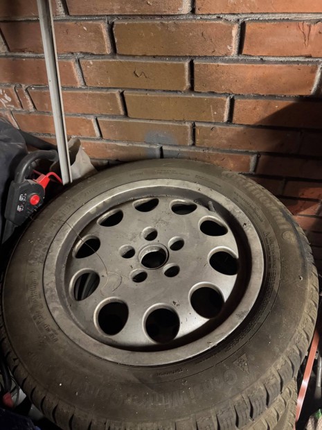 Eladó gyári audi felni continental gumival