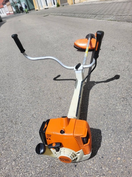 Eladó gyári,hibátlan működésű stihl fs 350 tipusú fűkasza!