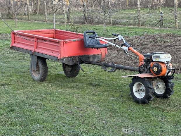 Elad� gy�ri orosz kistraktor p�tkocsi