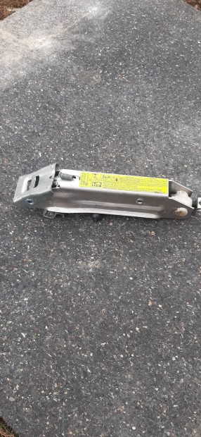 Eladó gyári vw , audi emelő !