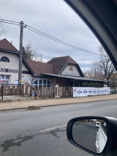 Elad� gyenesdi�si vend�gl�t� egys�g