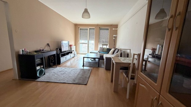 Elad� gy�ngy�si 1+2 szob�s, 57 nm-es lak�s