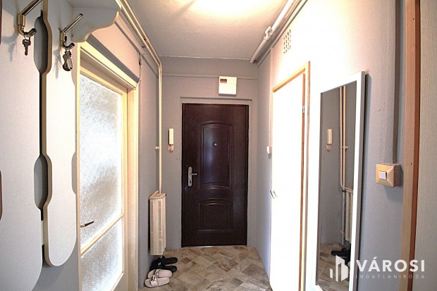 Elad� h�rom szob�s lak�s!