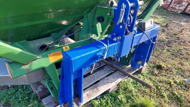 Eladó hárompontos mérleg Agroton B 400 műtrágyaszóró mérleg