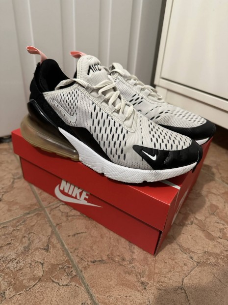 Elad hasznlt 38-as Nike air max 270 ni cip