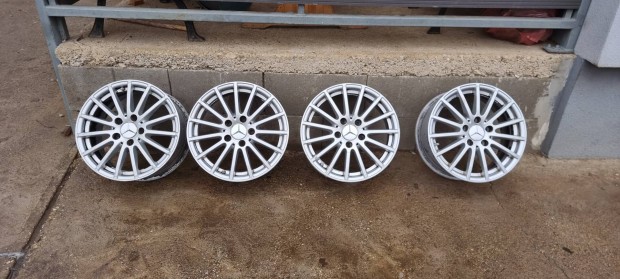 Elad hasznlt 5x112 16" W213 gyri Mercedes alufelni garnitra.