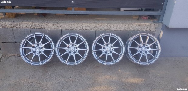 Elad hasznlt 5x112 16" gyri W204 Mercedes alufelni garnitra