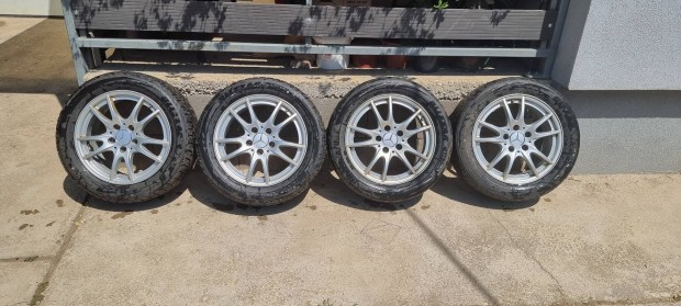 Eladó használt 5x112 16" gyári W246 Mercedes alufelni garnitúra.