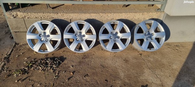 Elad hasznlt 5x112 17" gyri Audi alufelni garnitra