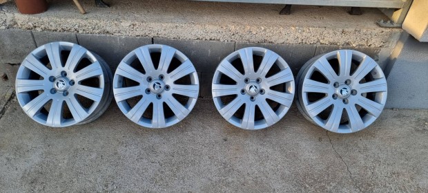 Elad hasznlt 5x112 17" gyri Skoda alufelni garnitra.