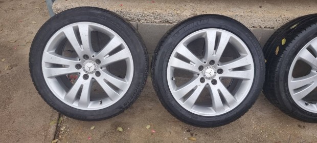 Elad hasznlt 5x122 17" gyri W204 Mercedes alufelni garnitra.