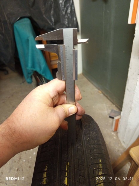 Elad� haszn�lt R15-�s gumiabroncs