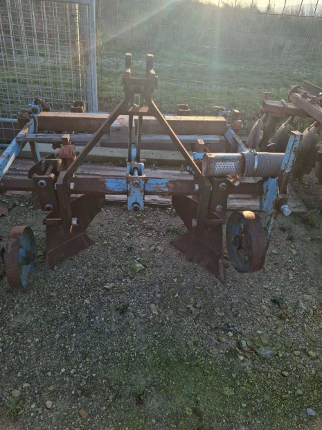 Elad� haszn�lt Unlm kultiv�tor sz�l�m�vel� sork�zm�vel� eszk�z