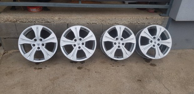 Elad hasznlt  5x114.3 17" gyri Renault alufelni garnitra.