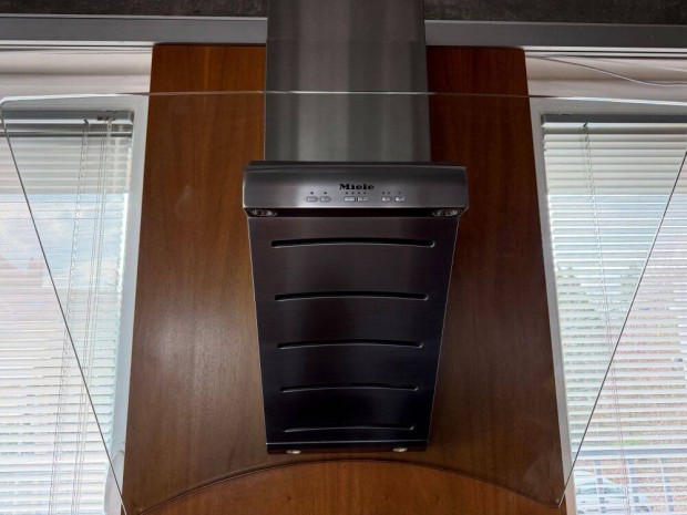 Elad� haszn�lt de j� �llapot� Miele konyhai p�raelsz�v�