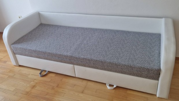 Eladó használt kihúzható kanapé 