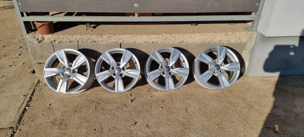 Elad hasznlt szp 5x112 16" gyri Audi alufelni garnitra.