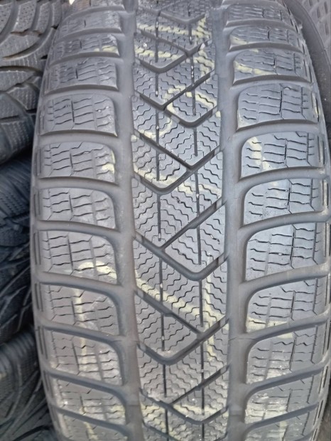 Eladó használt teli gumi.215/55R17 , Pirelli Sottozero 3.