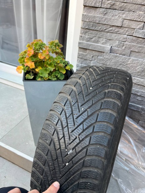 Elad hasznlt tli gumi szett+aclfeni