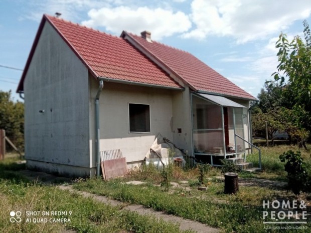 Elad� h�z Bakt�ban - Szeged