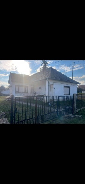 Eladó ház Balatonszabadiban