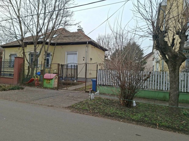 Elad� h�z Debrecen, Postakertben