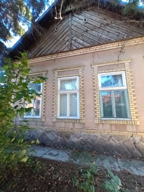 Elad� h�z J�szap�tin