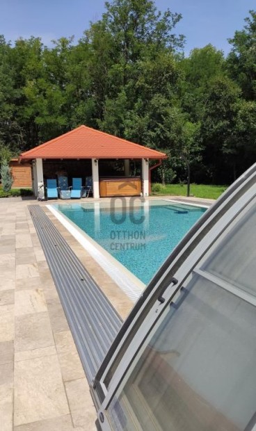 Elad� h�z Lad�nybene