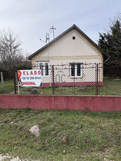 Eladó ház Nyáregyháza, Szentimretelep