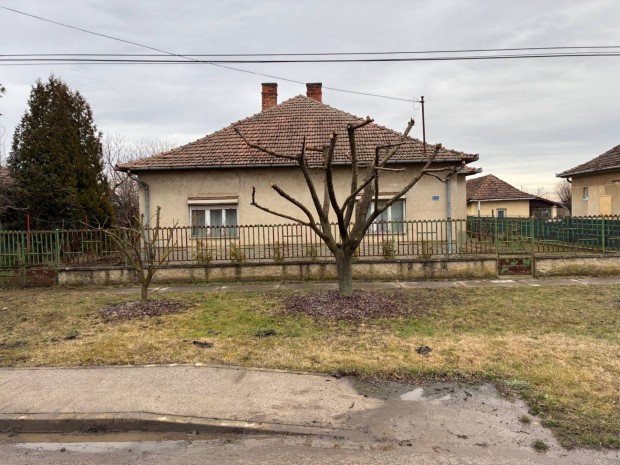 Elad� h�z �rm�nyk�ton