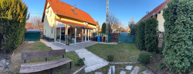 Elad� h�z P�cs �jhegy