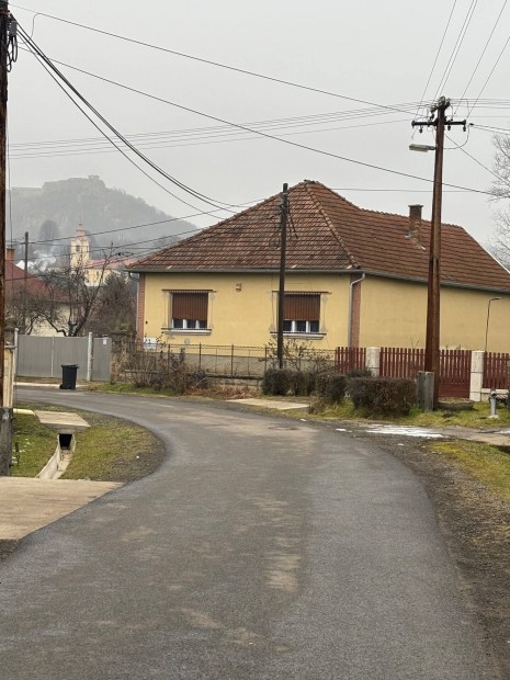 Elado hz Sirokban