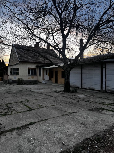 Elad� h�z Szegeden