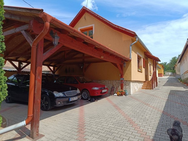 Elad� h�z Szentg�lon