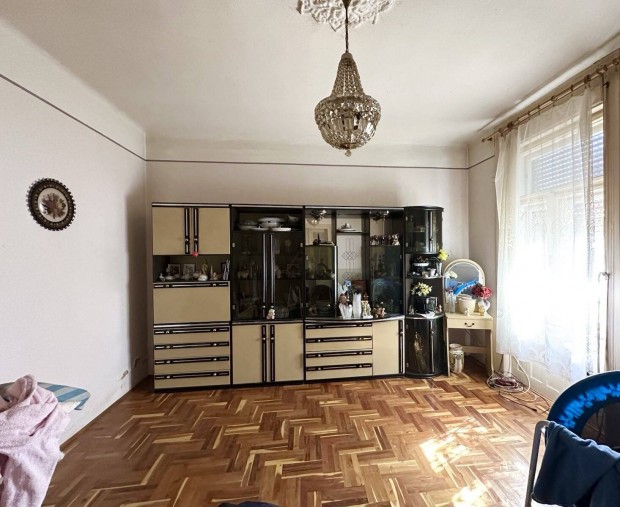 Elad� h�z Szolnok belv�ros�ban