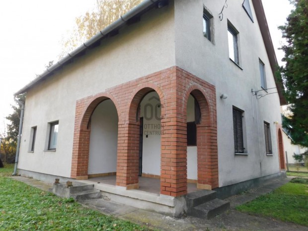 Eladó ház Tápiószentmárton, Üdülőterület