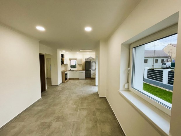 Elad� h�z Zalaegerszeg, P�terdomb