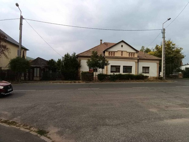 Elad� h�z, Balassagyarmat V�rosk�zpont, N�dor utca, 55700000 13343_bhv