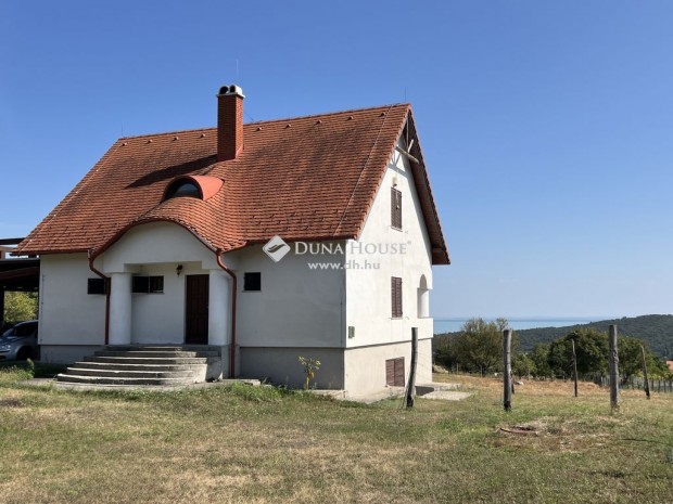 Elad hz, Balatonalmdi