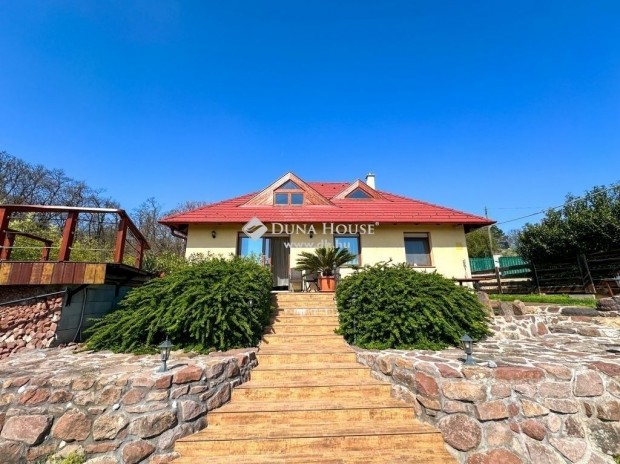 Eladó ház, Balatonalmádi