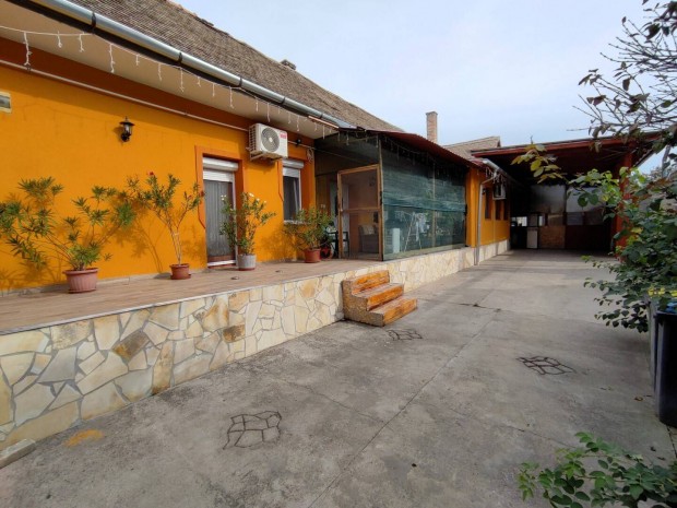 Elad� h�z, B�tasz�k, 64900000 Ft, 162 nm 964_sri