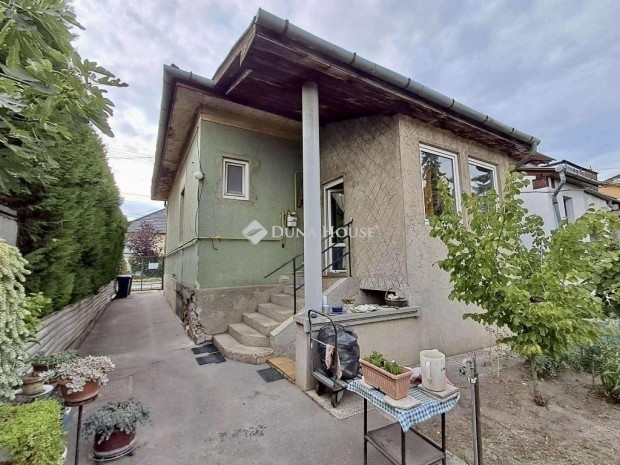 Elad� h�z, Budapest 15. ker.