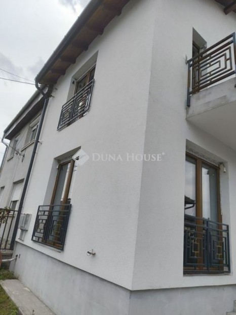 Elad� h�z, Budapest 15. ker.