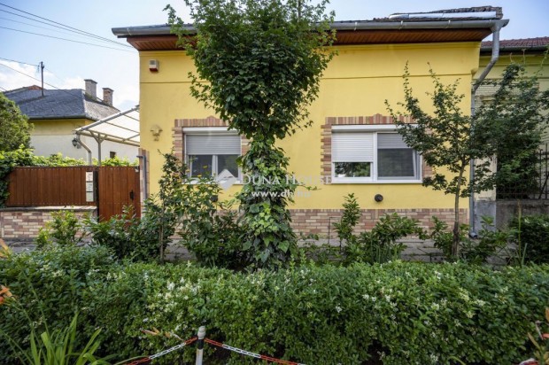 Eladó ház, Budapest 15. ker.